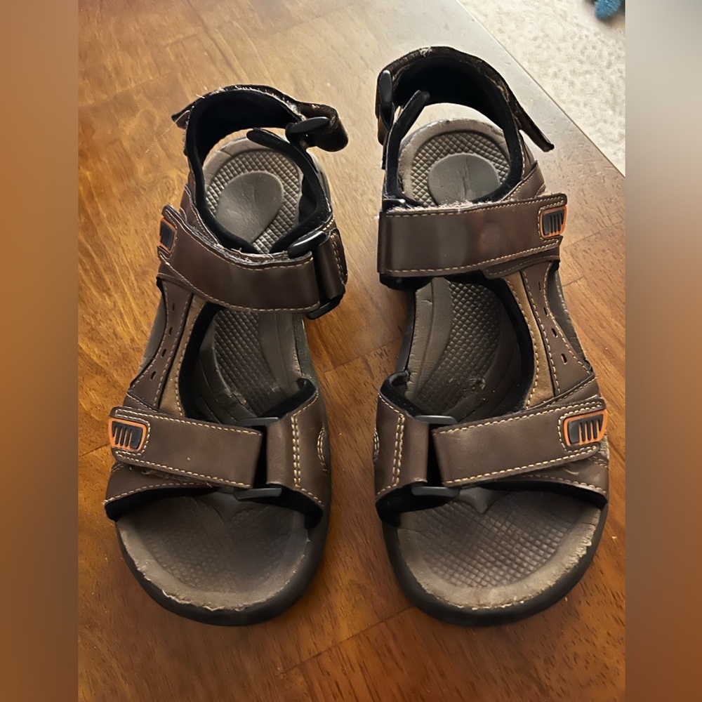 Rugged Outdoor Brown Leather Men Sandals Size 7.5